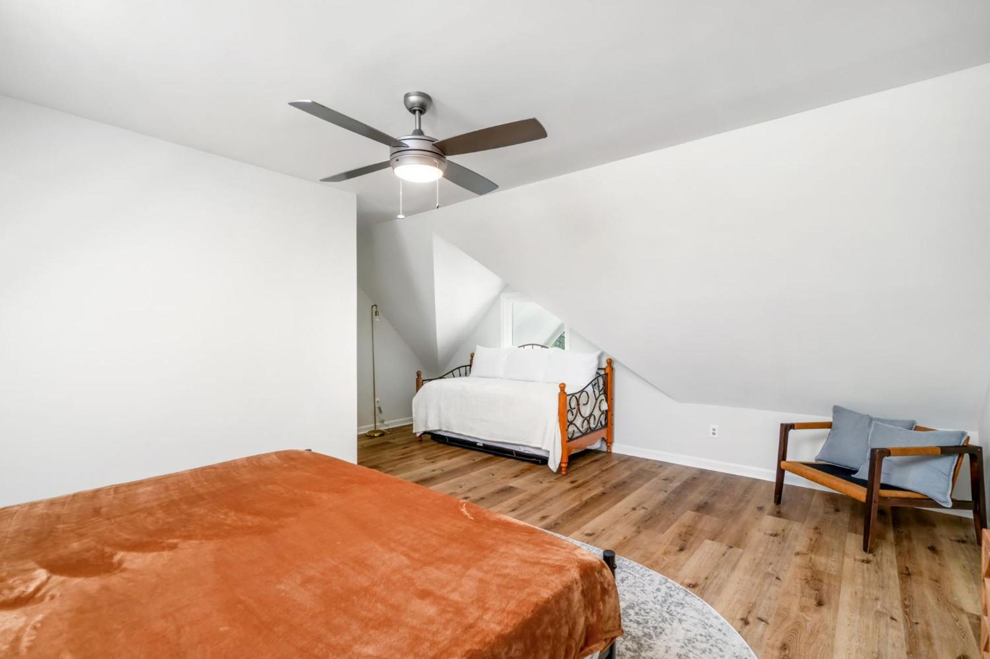 Remodeled And New - Walk To Downtown Auburn Apartment Exterior foto