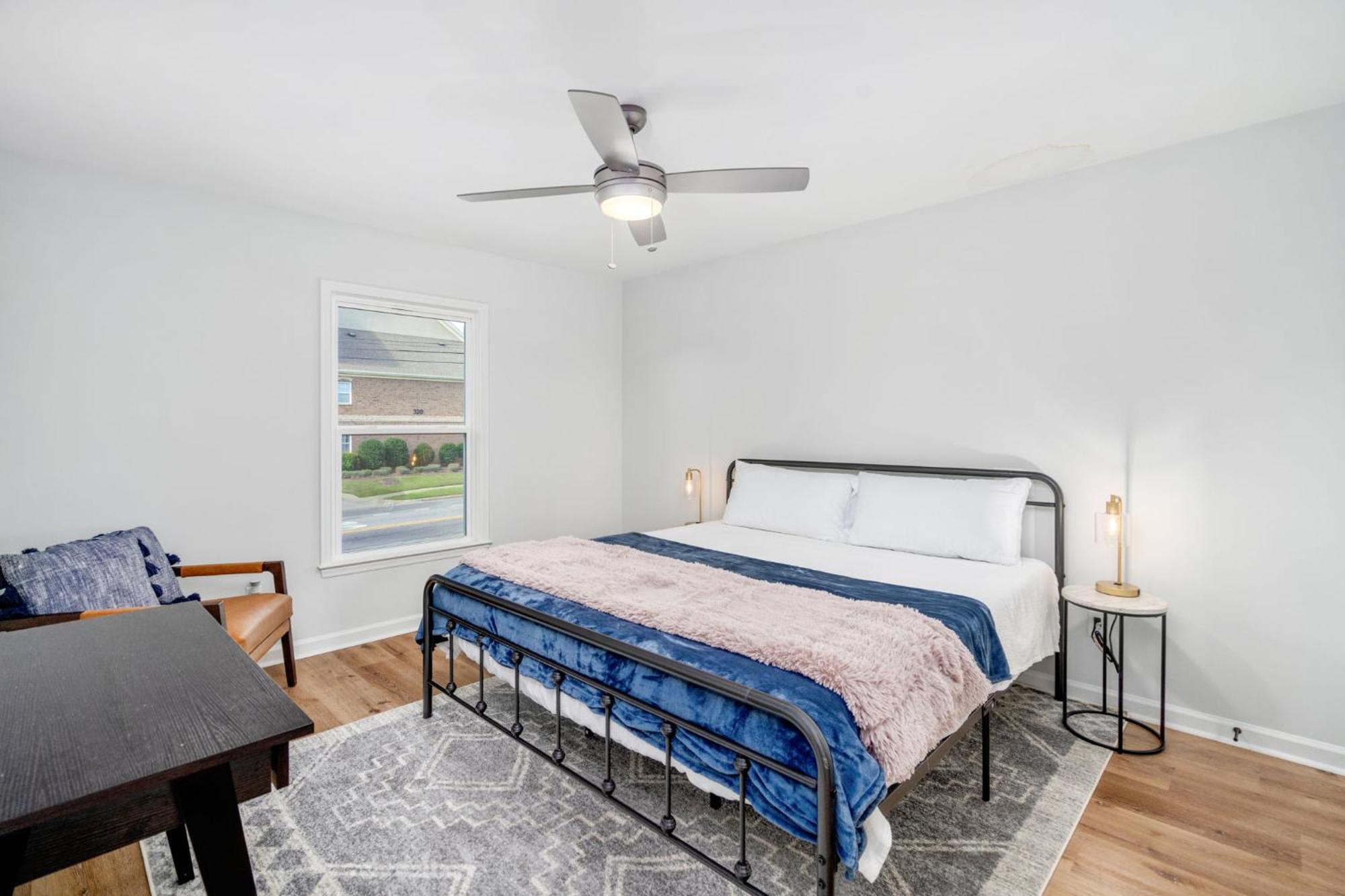 Remodeled And New - Walk To Downtown Auburn Apartment Exterior foto