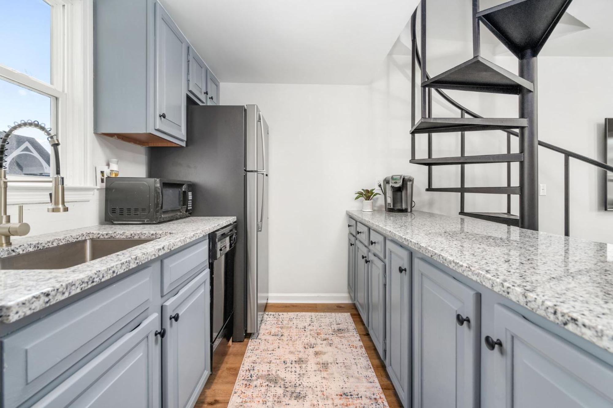 Remodeled And New - Walk To Downtown Auburn Apartment Exterior foto