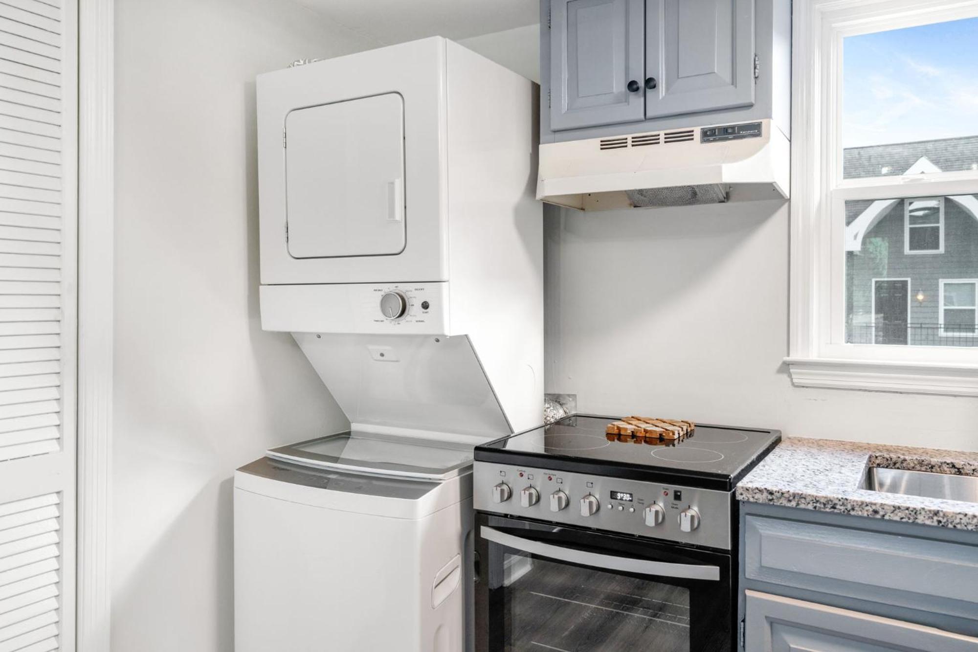 Remodeled And New - Walk To Downtown Auburn Apartment Exterior foto